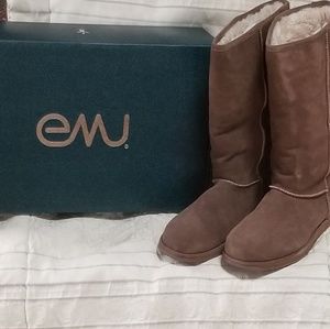 EMU boots